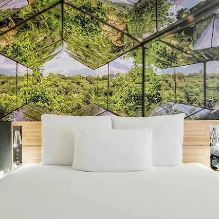 Novotel Centre Hotel 4*