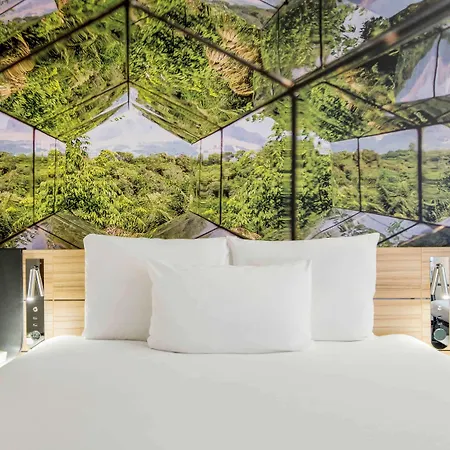 Novotel Centre Hotel
