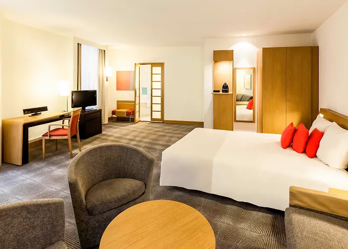 Novotel Centre Hotel