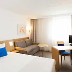 Novotel Centre Hotel 4*