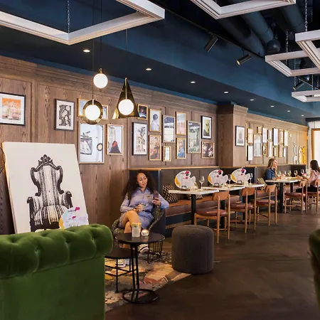 Novotel Centre Hotel 4*