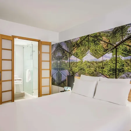 Novotel Centre Hotel