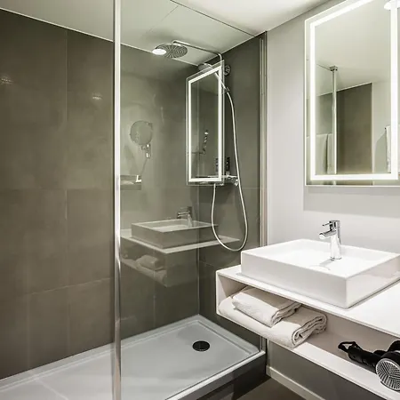 Novotel Centre Hotel