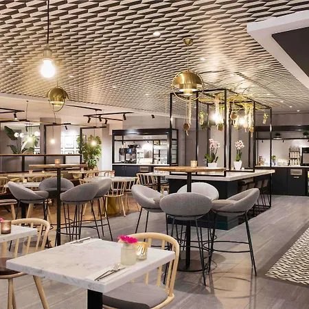 Ξενοδοχείο Novotel Centre 4*