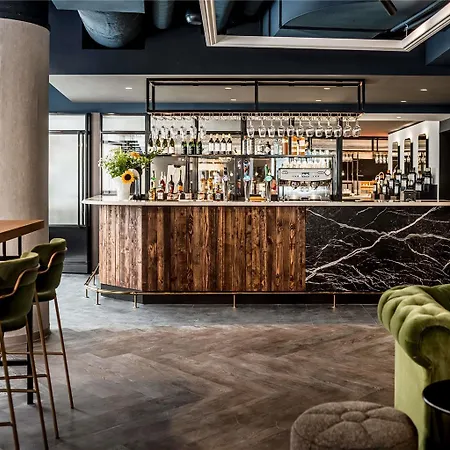 Ξενοδοχείο Novotel Centre 4*