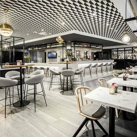 Hotel Novotel Centre 4*