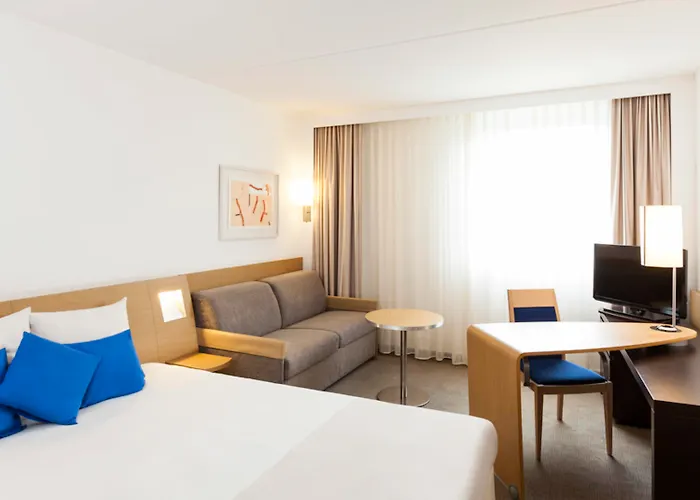 Novotel Centre מלון 4*