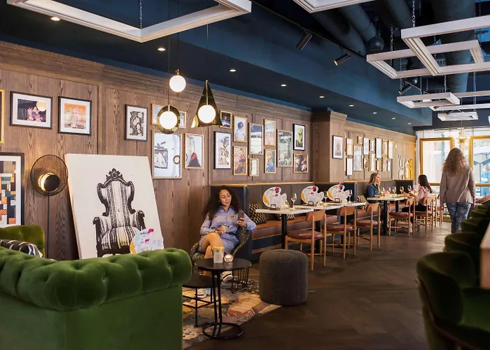 Novotel Centre 호텔 4*