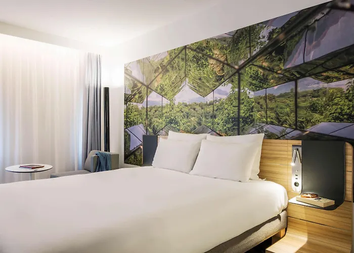 Novotel Centre Hotel