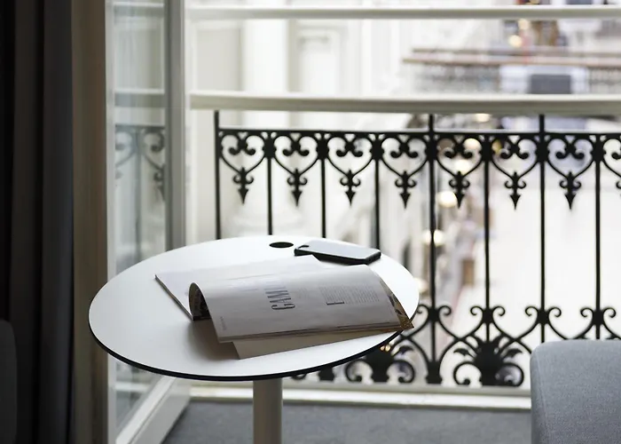 מלון Novotel Centre 4*