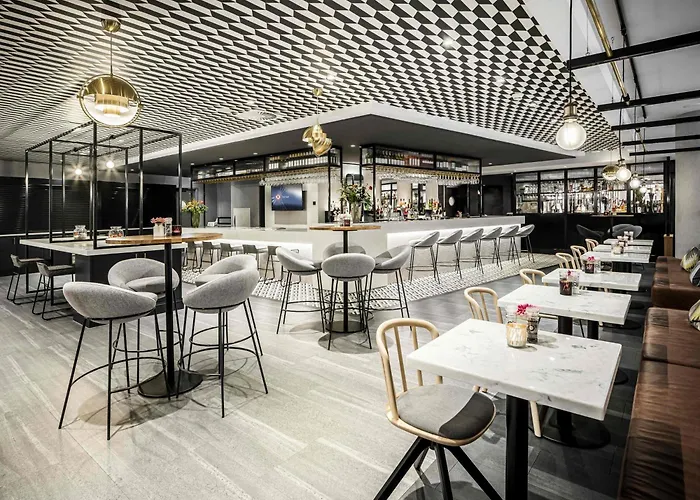 Novotel Centre Hotel 4*