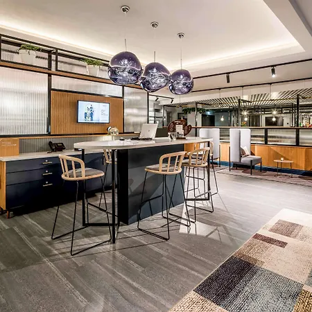 Novotel Centre 4* האג