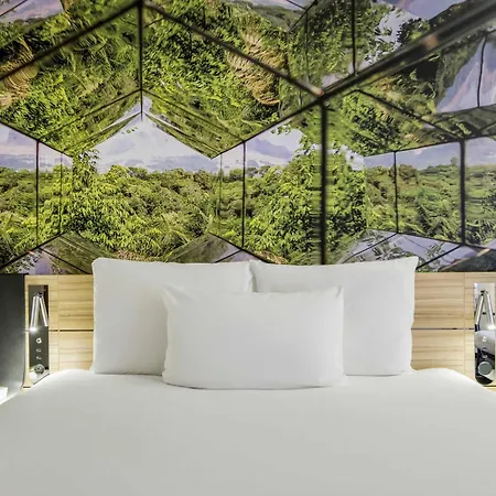 מלון Novotel Centre האג