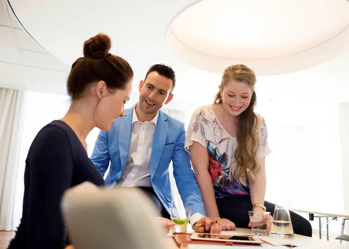 Novotel Centre 4* Hága